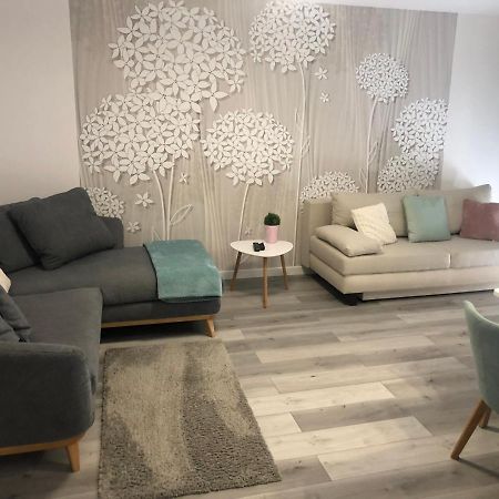 Szeged Gyoengye Delux Apartment Luaran gambar