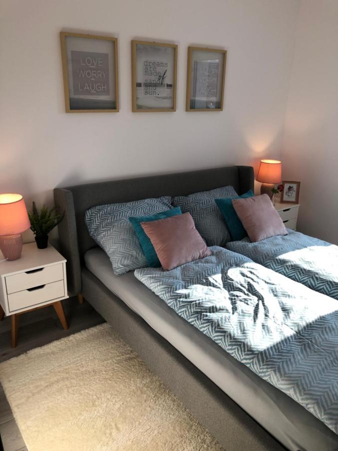 Szeged Gyoengye Delux Apartment Luaran gambar