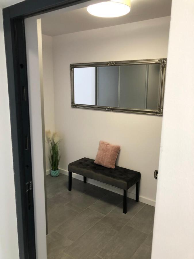 Szeged Gyoengye Delux Apartment Luaran gambar