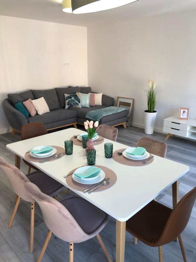 Szeged Gyoengye Delux Apartment Luaran gambar